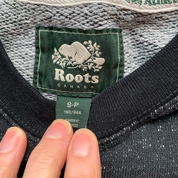 Roots Women’s black  sweatshirt - Picture 4 of 4